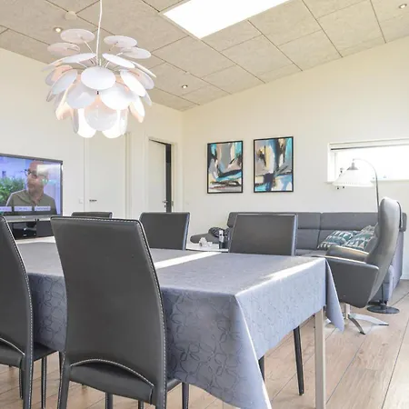 Semesterbostad Lovely In With House Sea View