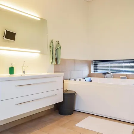 Semesterbostad Lovely In With House Sea View